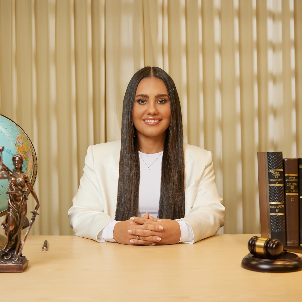 Equipo-Roa-y-Sanchez-Abogados-new card 1